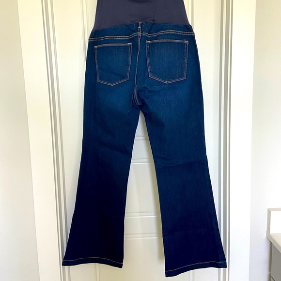 Gap Maternity Jeans. Size 14R. Dark rinse. Long and Lean Style - Picture 2 of 4